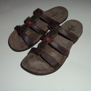 Taos Sandals! Size 6